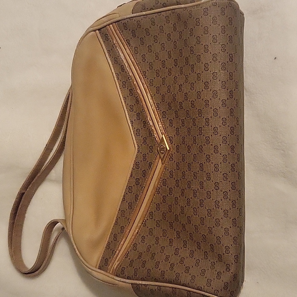 GUCCI ULTRA RARE MICRO GG BAG (minor wear)